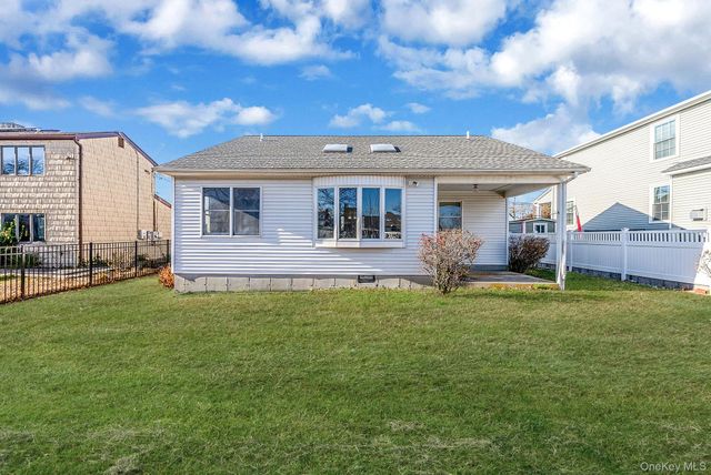 38 Berger Avenue, Amityville, NY 11701