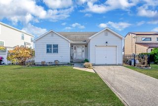 38 Berger Avenue, Amityville, NY 11701