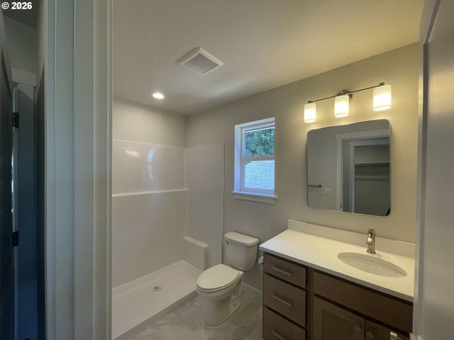 20751 Ne Thompson Ter, Fairview, OR 97024