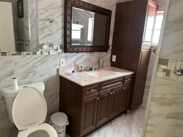 5049 NW 42nd Street, Lauderdale Lakes, FL 33319