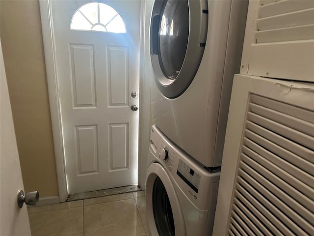 5049 NW 42nd Street, Lauderdale Lakes, FL 33319