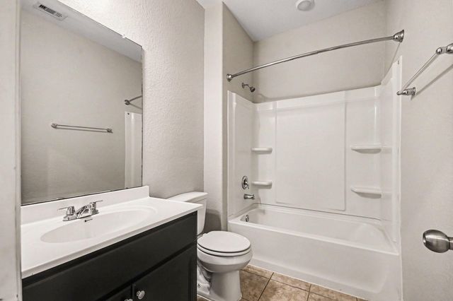 13211 Barrington Oaks Circle, Houston, TX 77044