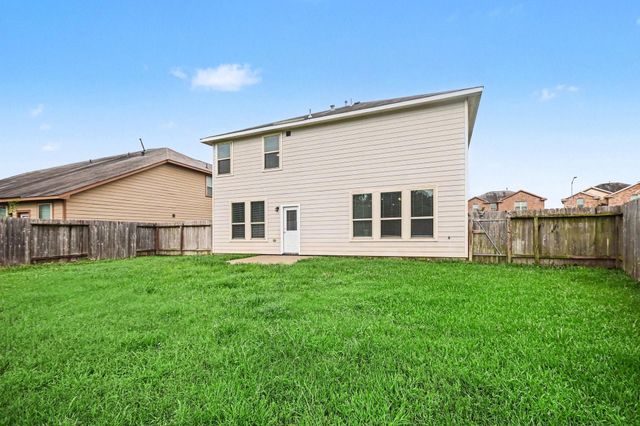 13211 Barrington Oaks Circle, Houston, TX 77044
