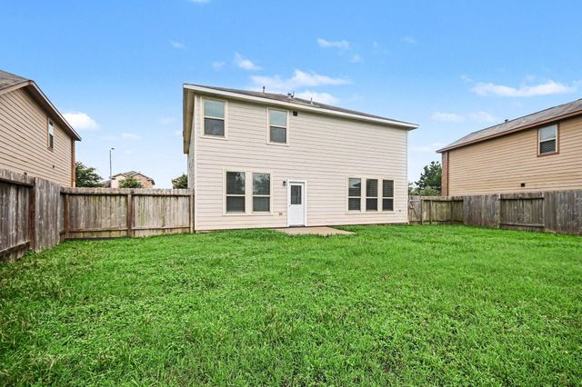 13211 Barrington Oaks Circle, Houston, TX 77044