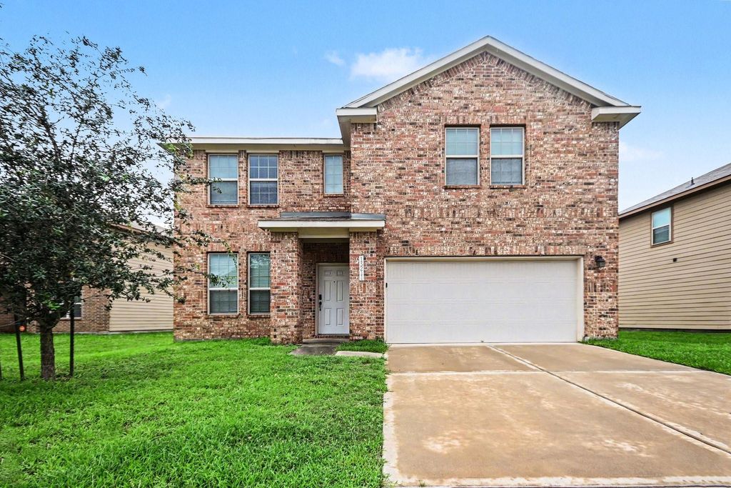 13211 Barrington Oaks Circle, Houston, TX 77044