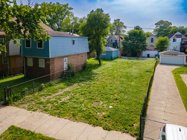 7112 S University Avenue, Chicago, IL 60619