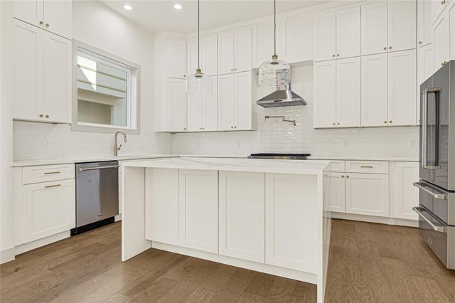 5619 Val Verde Street A, Houston, TX 77057