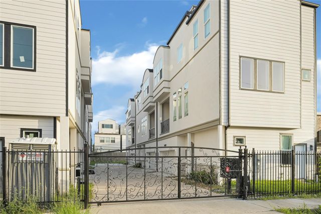 5619 Val Verde Street A, Houston, TX 77057