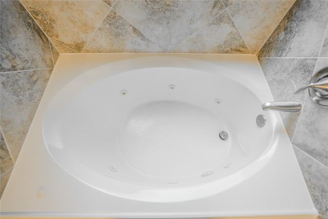 137 Snug Harbor Drive, Conroe, TX 77356