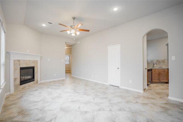 137 Snug Harbor Drive, Conroe, TX 77356