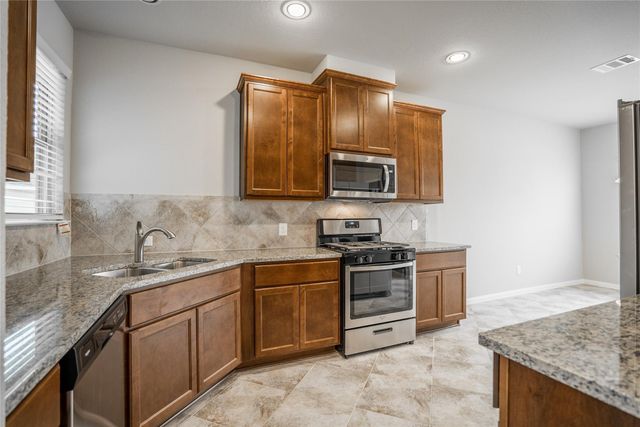 137 Snug Harbor Drive, Conroe, TX 77356