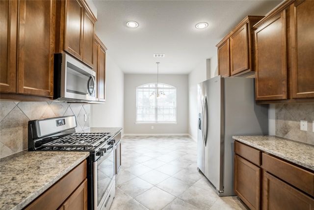 137 Snug Harbor Drive, Conroe, TX 77356