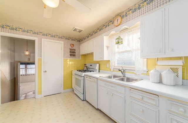 18419 Gottschalk Avenue, Homewood, IL 60430