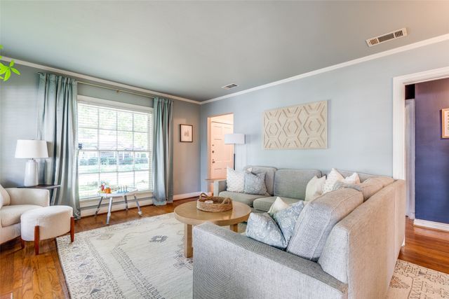 6006 Penrose Avenue, Dallas, TX 75206