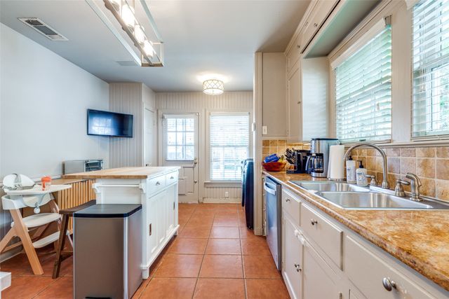 6006 Penrose Avenue, Dallas, TX 75206