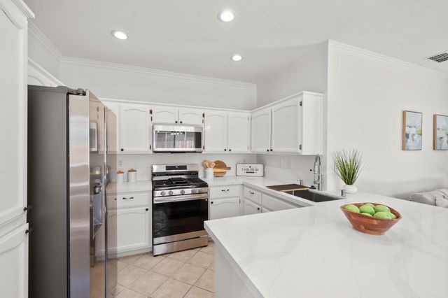 7775 Dersingham Dr, Sacramento, CA 95829