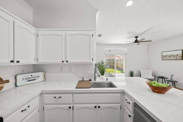 7775 Dersingham Dr, Sacramento, CA 95829