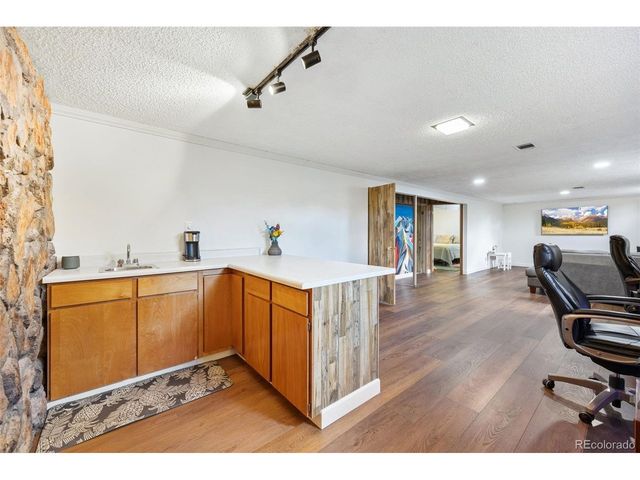 1354 S Kendall Ct, Lakewood, CO 80232