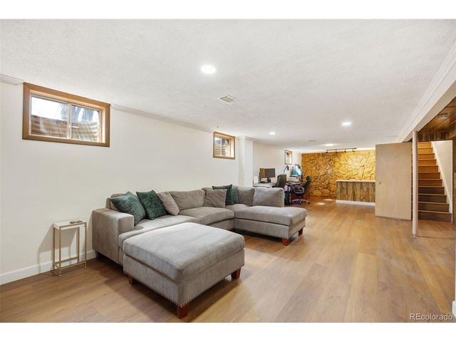 1354 S Kendall Ct, Lakewood, CO 80232