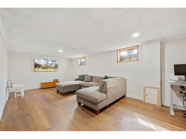 1354 S Kendall Ct, Lakewood, CO 80232