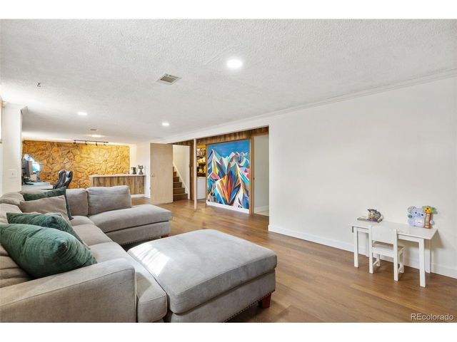 1354 S Kendall Ct, Lakewood, CO 80232