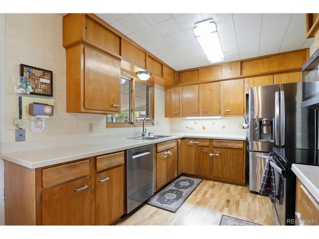 1354 S Kendall Ct, Lakewood, CO 80232