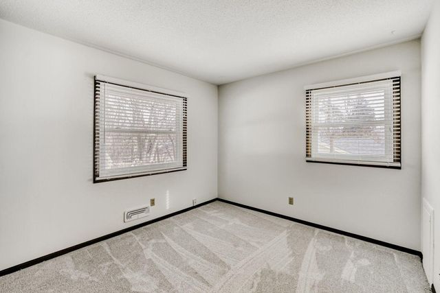 13330 Findlay Way, Apple Valley, MN 55124