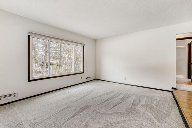 13330 Findlay Way, Apple Valley, MN 55124