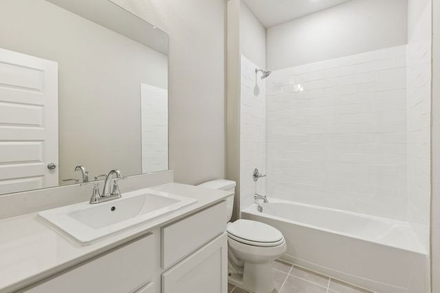 10616 Blakely Creek Road, Fort Worth, TX 76126