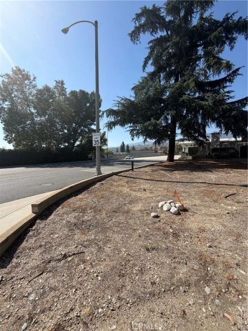 1978 N Indian Hill, Claremont, CA 91711