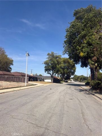 1978 N Indian Hill, Claremont, CA 91711
