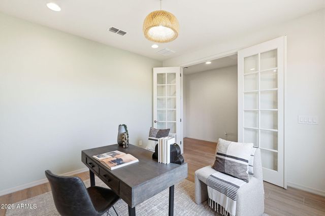 6418 W MADRE DEL ORO Drive 6418, Phoenix, AZ 85083