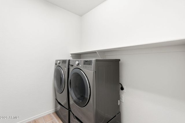 6418 W MADRE DEL ORO Drive 6418, Phoenix, AZ 85083