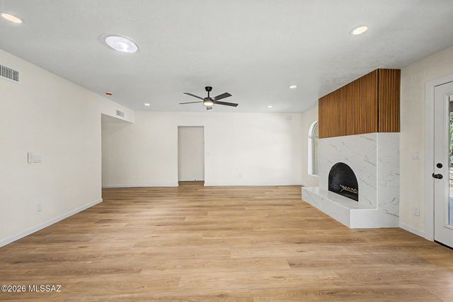8867 E 28th Street, Tucson, AZ 85710
