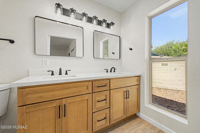 8867 E 28th Street, Tucson, AZ 85710