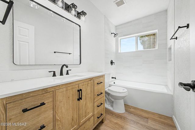 8867 E 28th Street, Tucson, AZ 85710