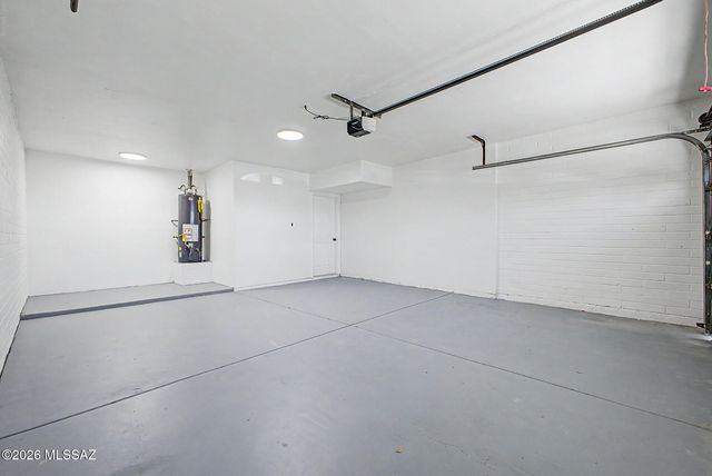 8867 E 28th Street, Tucson, AZ 85710