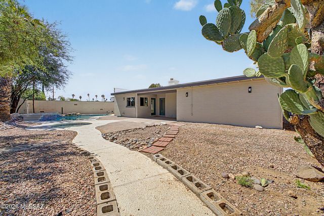 8867 E 28th Street, Tucson, AZ 85710