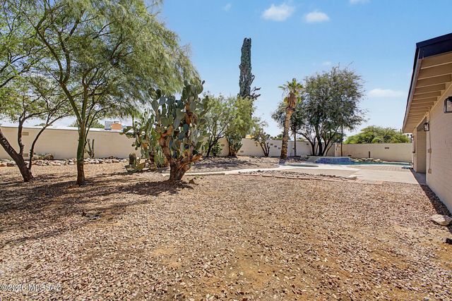 8867 E 28th Street, Tucson, AZ 85710
