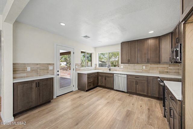 8867 E 28th Street, Tucson, AZ 85710