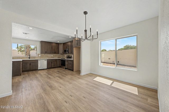 8867 E 28th Street, Tucson, AZ 85710
