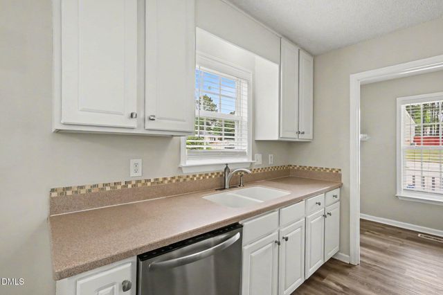 956 S Philwood Court, Fuquay Varina, NC 27526