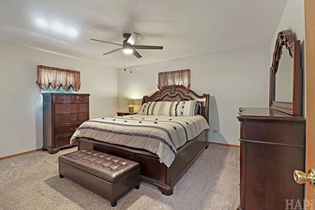 9725 W 17th Street, Zion, IL 60099