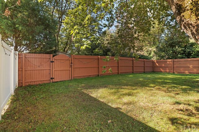 9725 W 17th Street, Zion, IL 60099