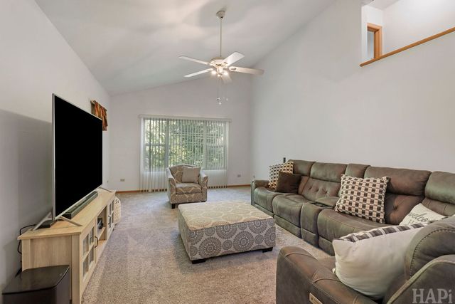 9725 W 17th Street, Zion, IL 60099
