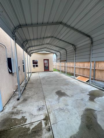 2060 Woodland Dr, Yuba City, CA 95991