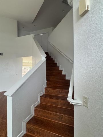 2060 Woodland Dr, Yuba City, CA 95991