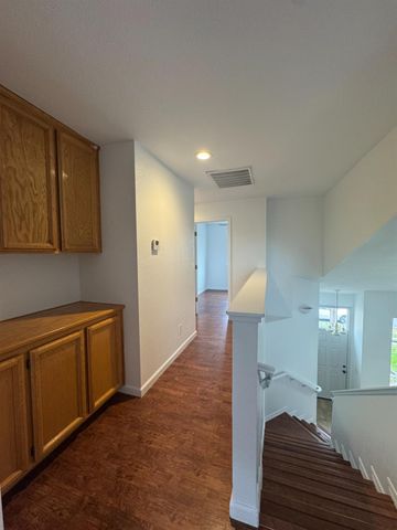 2060 Woodland Dr, Yuba City, CA 95991