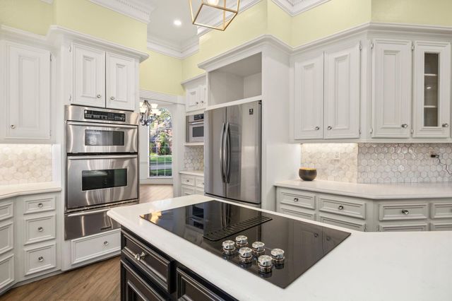 2031 Pecan Trail Drive, Richmond, TX 77406