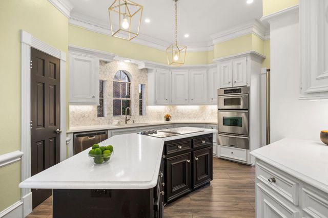 2031 Pecan Trail Drive, Richmond, TX 77406